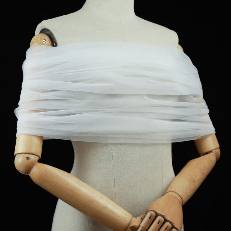 Off-the-shoulder design to prevent wardrobe malfunctions, paired with a white shawl or mesh shawl, wedding dress, runway show accessories, European and American style.
