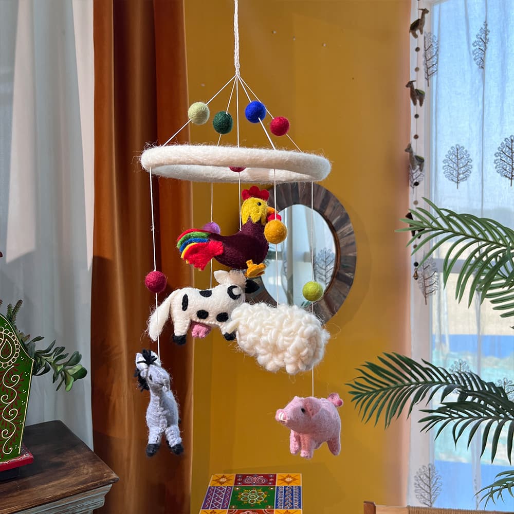 New Ins-style Finished Felt Wool Pendant Wind Chime, Children's Room Decor, Sample Room & Kids' Clothing Store Photo Prop