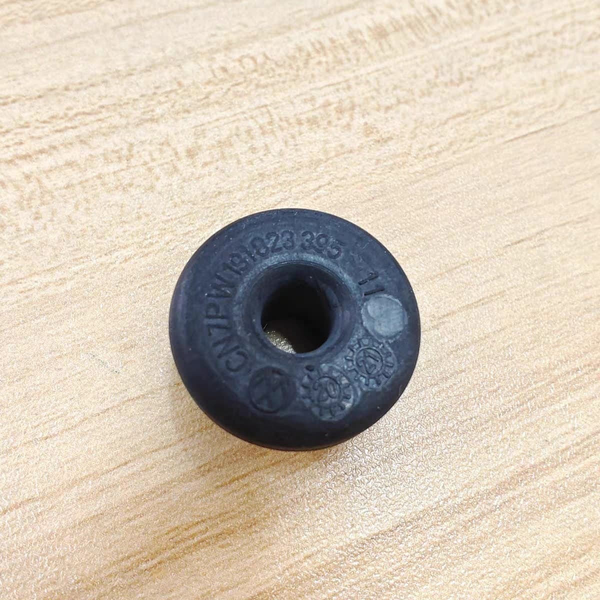 191823395 18D823395 Golf Polo Bora Beetle Hood Support Rod Base Rubber Pad