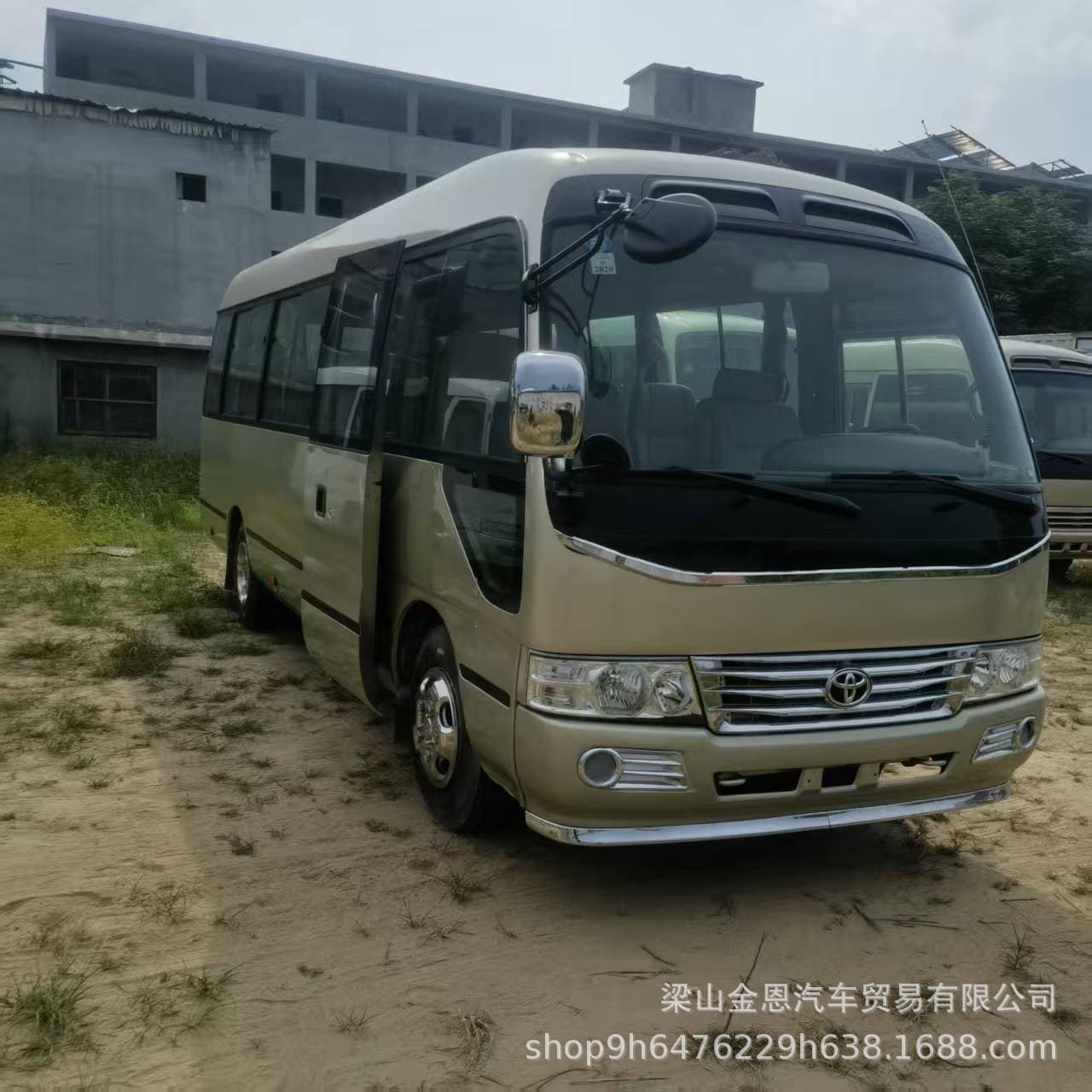 Exporting and supplying Toyota Hiace, Coaster, and Jinbei minibuses for small business and shuttle services overseas.