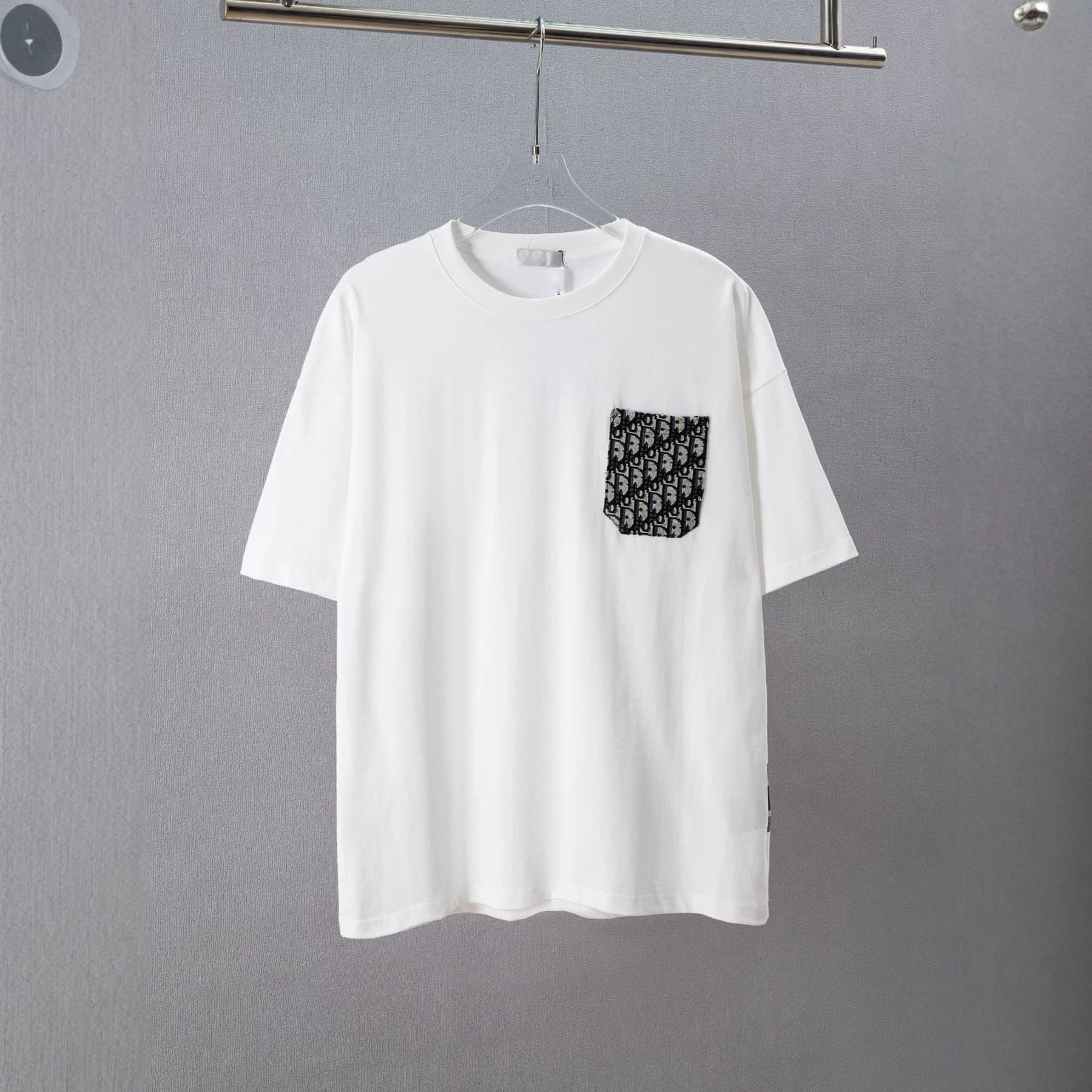 Nanyou High Quality Original DI Classic Chest Patch Full Logo Pocket Back Stripe Print Short Sleeve T-Shirt