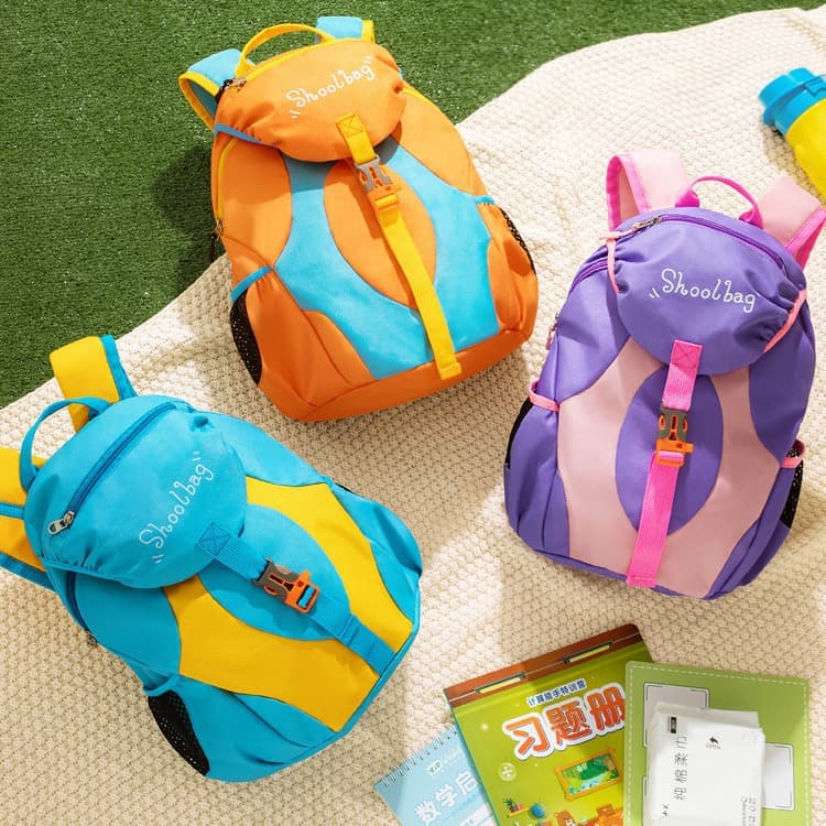 Children's Backpack Lightweight Outdoor Travel Backpack for Boys and Girls Ages 6-12 Primary School Student Backpack
