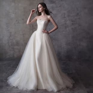 Wedding Dress 2026 New Collection Bride Slimming Strapless Forest Style Hepburn Minimalist Dreamy Long Train Light Wedding Dress