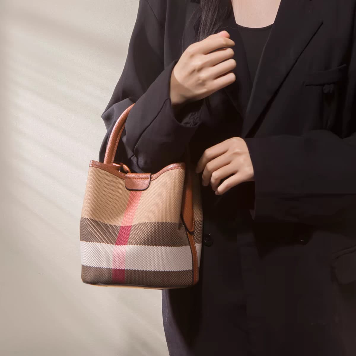 2026 new high-end plaid bucket bag mother bag, fashionable and versatile women's bag, portable single shoulder crossbody bag