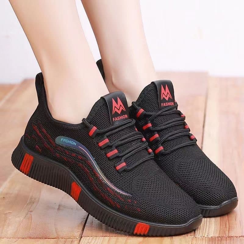 Hot Selling Old Beijing Cloth Shoes for Women, Woven Walking Shoes, Soft Sole Anti-Slip Sports Shoes, Casual Middle-Aged Mother Shoes New
