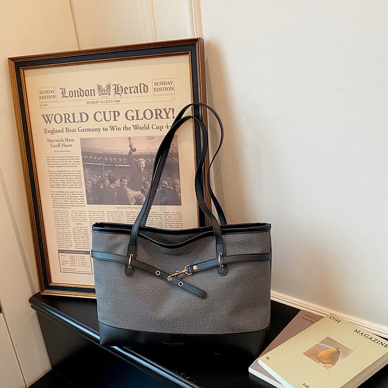 Internet celebrity's same retro vintage official document tote bag with leather decorative strap design, simple and versatile travel storage bag