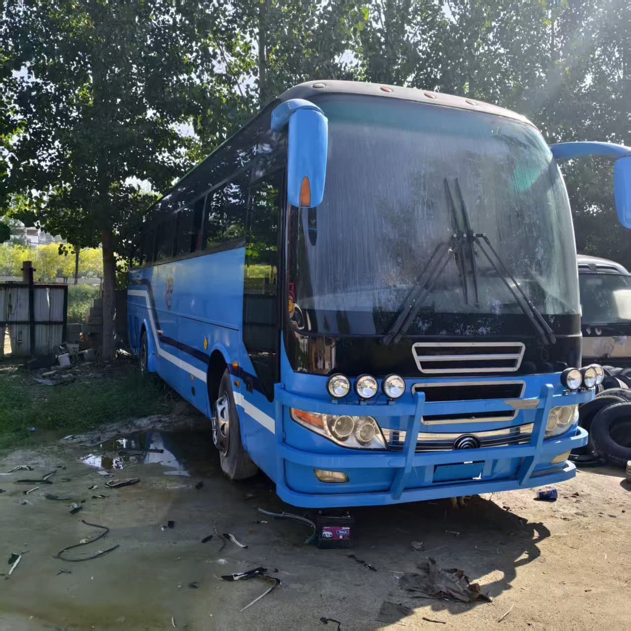 Export Yutong 60 Seater Large Coach Front Engine Automatic Door Business Bus