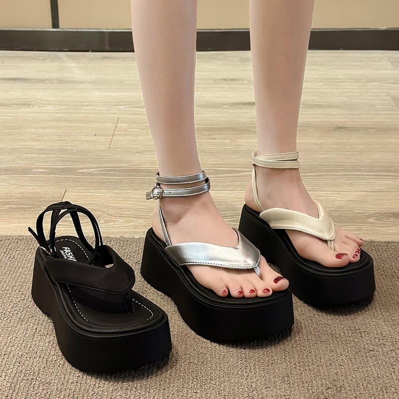 Fairy Slide Sandals for Dresses, Thick Sole, Stunning Fashion, Outdoor Wear, New Roman French Style Toe-Clip Sandals for Women, Fashion Summer