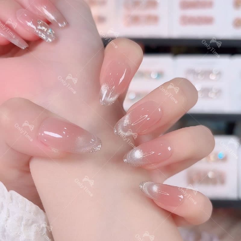 Nude Light Cat Eye Press-On Nails New Nail Art Light Luxury Design Brightening (No Box)