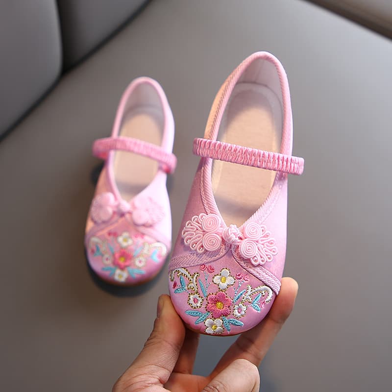 Factory Direct New Girl's Ancient Style Hanfu Shoes, Chinese Style Children's Embroidered Shoes, Baby Handmade Cloth Performance Shoes