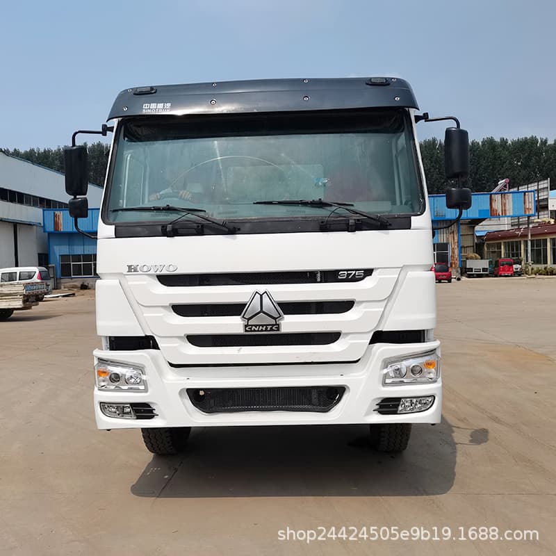 Rear eight-wheel Howo tractor head sell double axle semi-trailer trailer head 371 horsepower cargo transport head