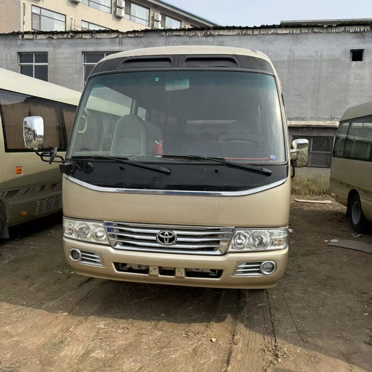 Cross-border Africa premium used refurbished 13-23 seats, addable seats Toyota Coaster business vehicle medium bus