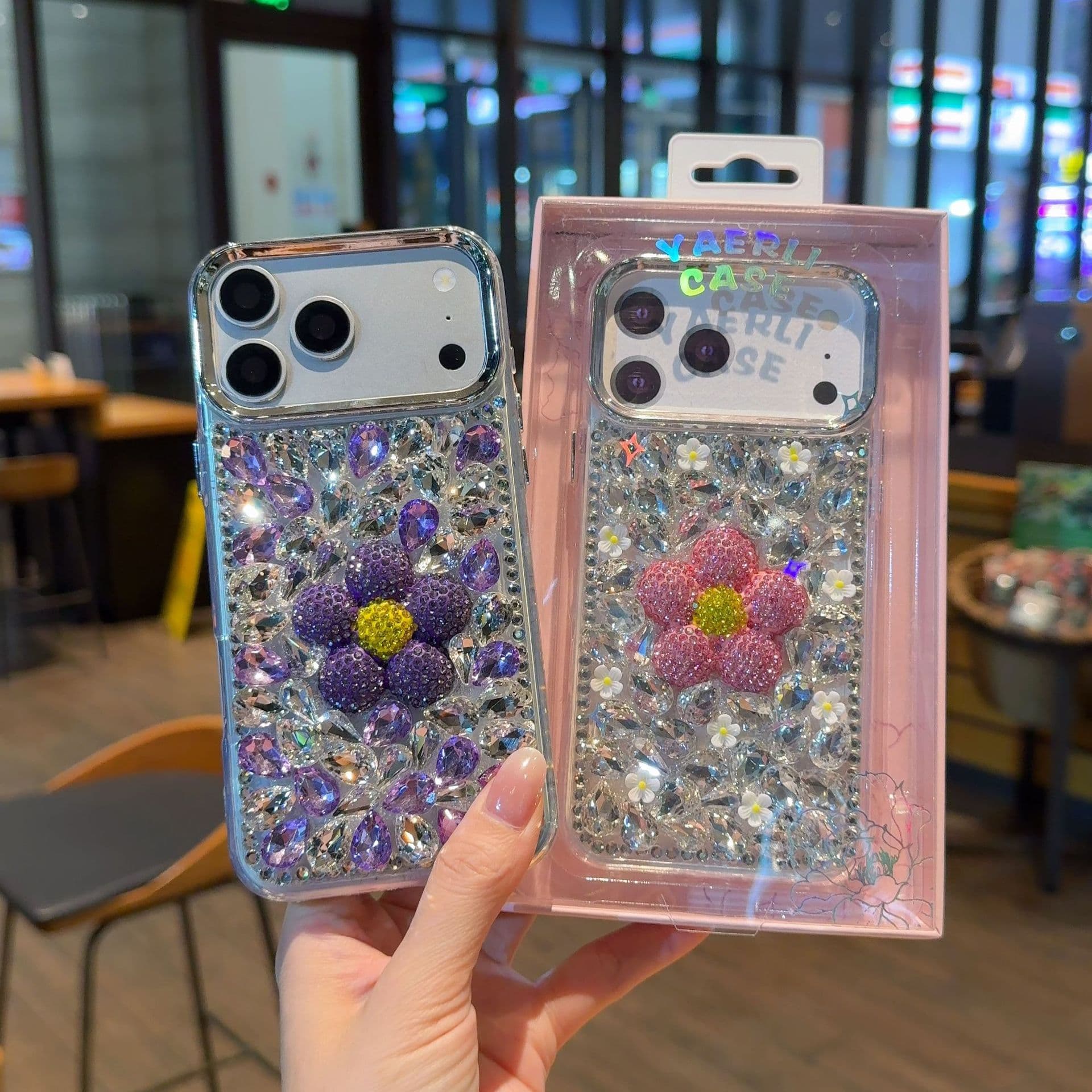 Eye-catching Plaster Flower Case for Apple 17 Pro Max Phone Case 16 Phone Case Luxury 12/11/15 Summer