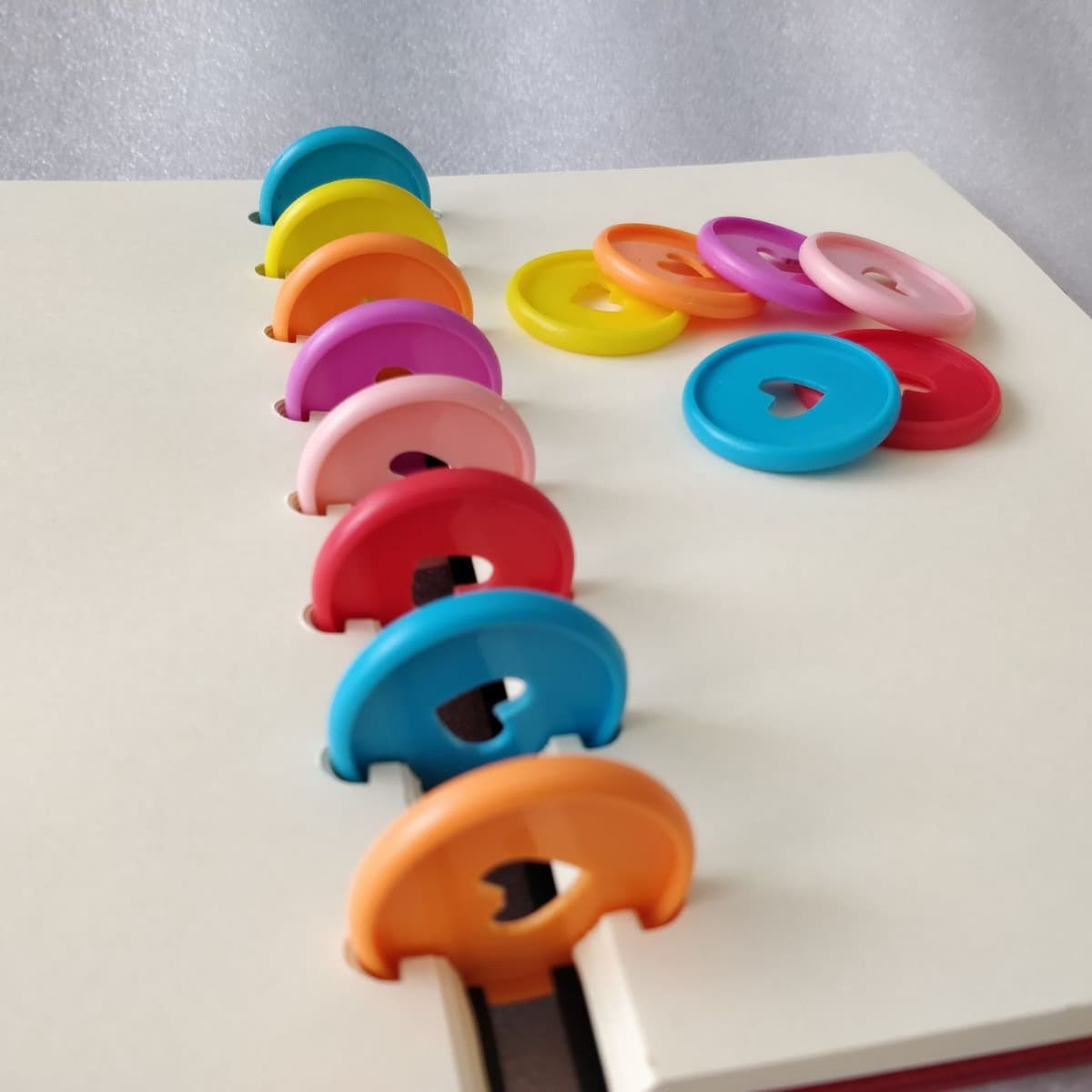 24mm Colored Heart Mushroom Buckle Notebook Loose-leaf Buckle Planner Accessories Plastic Material 360° Rotation