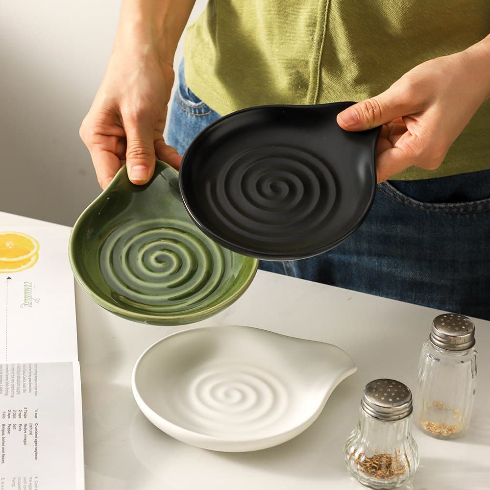 Cross-border explosive kiln-changing spoon holder ceramic kitchen spoon tray spoon holder household tableware placement plate snack plate