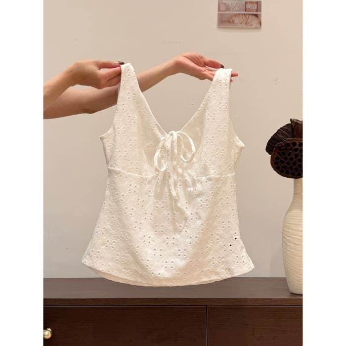 Original Embroidered Edgy Red Lace-up Hollow V-neck Camisole Top for Women Summer New Slim Fit Waist-cinching Sleeveless Blouse