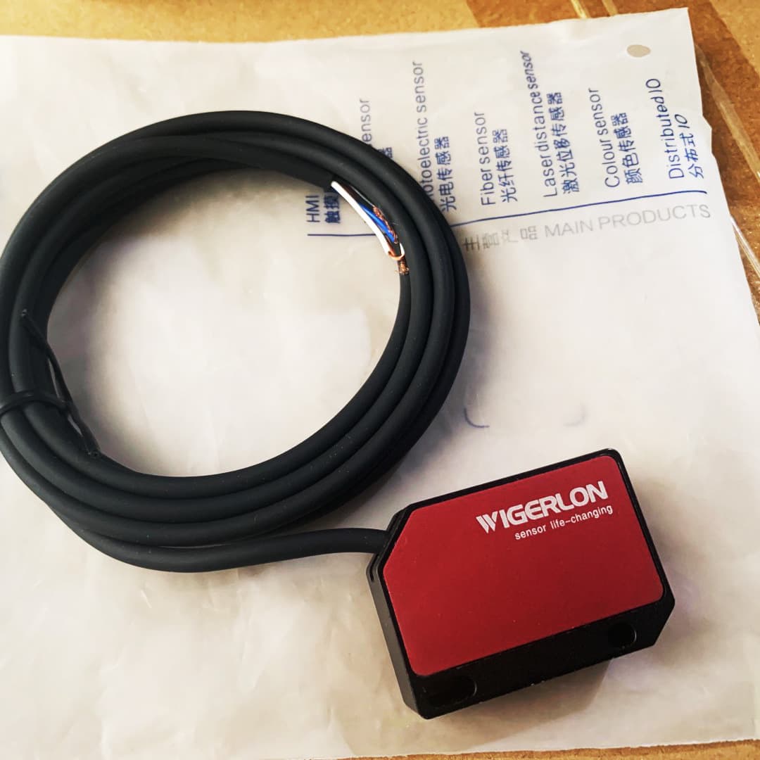 In Stock WIGERLON VS-L100N Laser Color Mark Sensor, Original Imported Supply