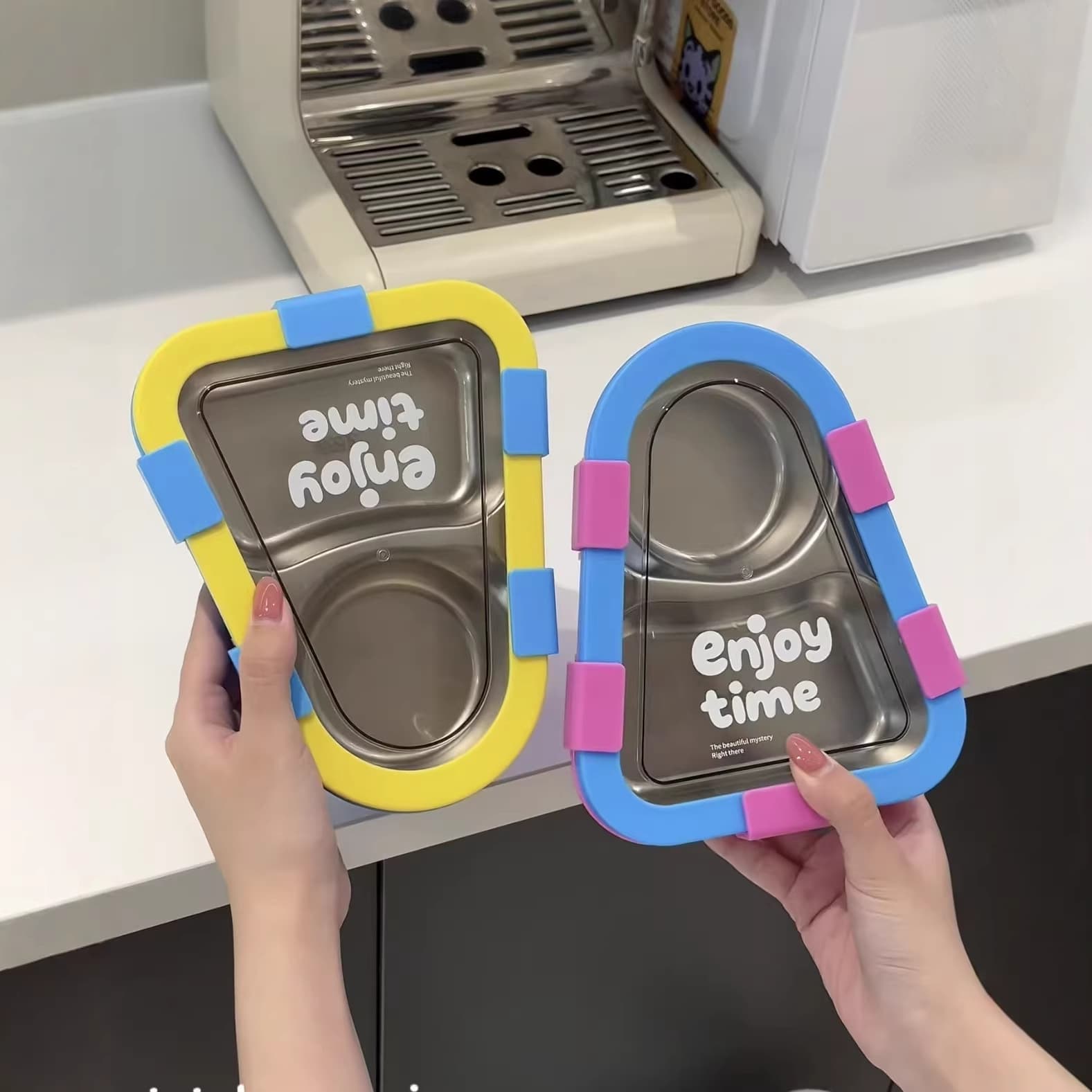 Children's creative cartoon 304 stainless steel multi-compartment lunch box student canteen dormitory packed lunch box with fork and spoon
