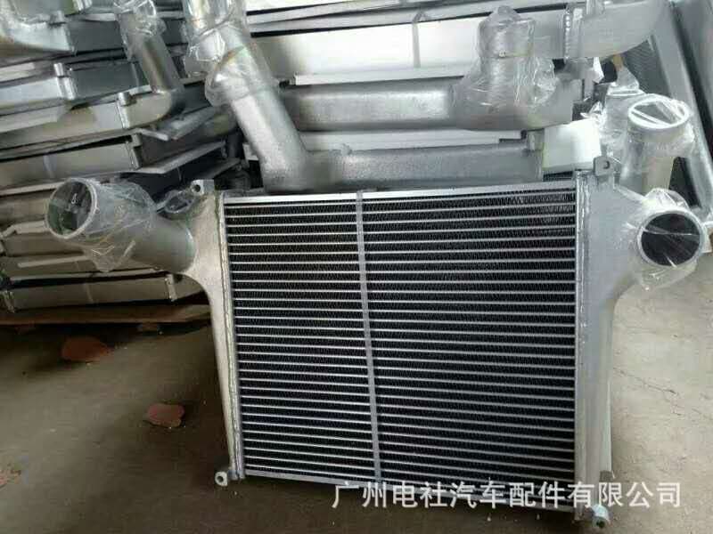 HINO 500 Intercooler