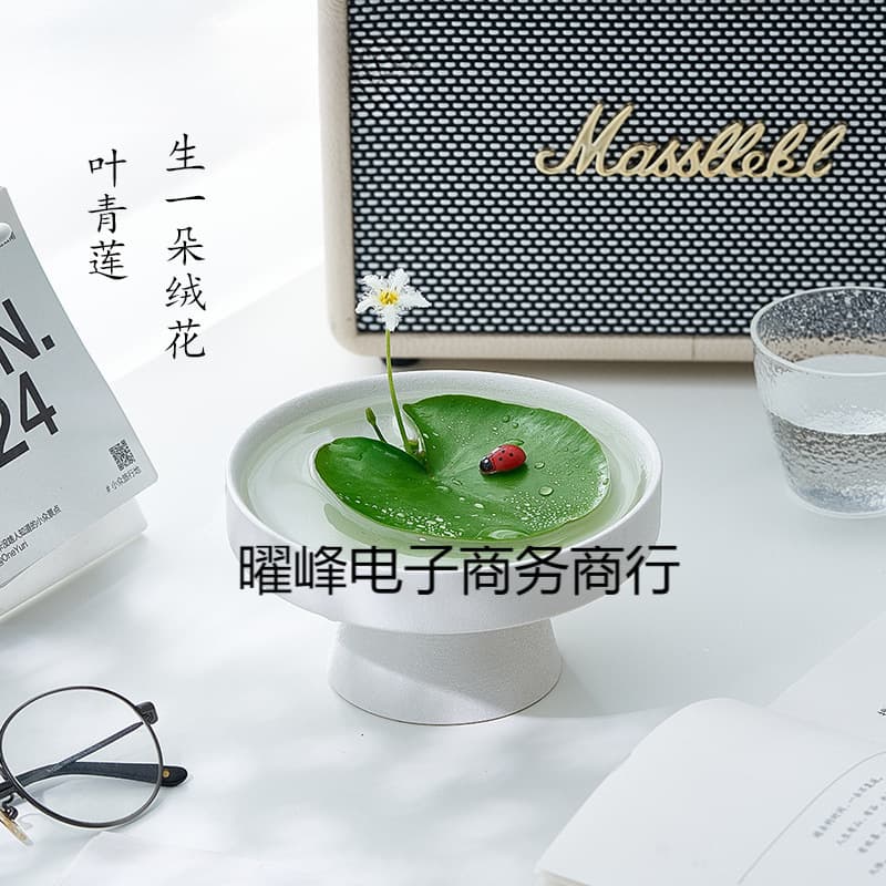 One-Leaf Lotus Hydroponic Plant Chinese Zen Style Potted Landscape Aquatic Plants Potted Duckweed Aquatic Flower for Home and Office Use