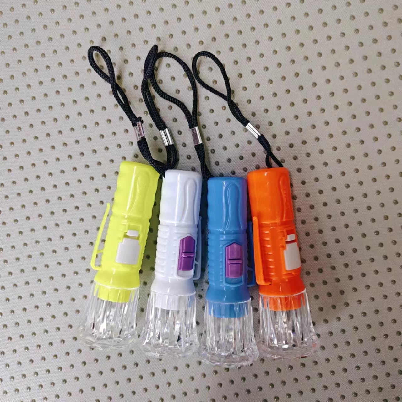 Small Flashlight Convenient Carry Hook LED Torch Wholesale Practical Gift Dollar Store Factory Direct 7189