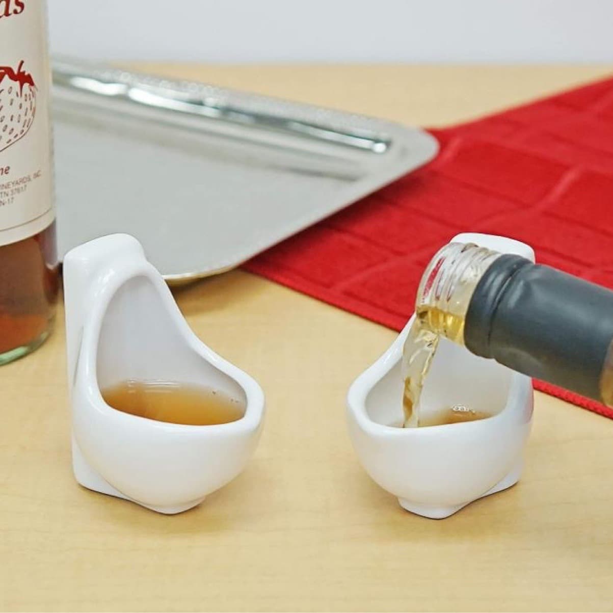 Factory direct selling interesting novelty pee cup 2-piece set ceramic cup 40ml wine glass Amazon best selling cup