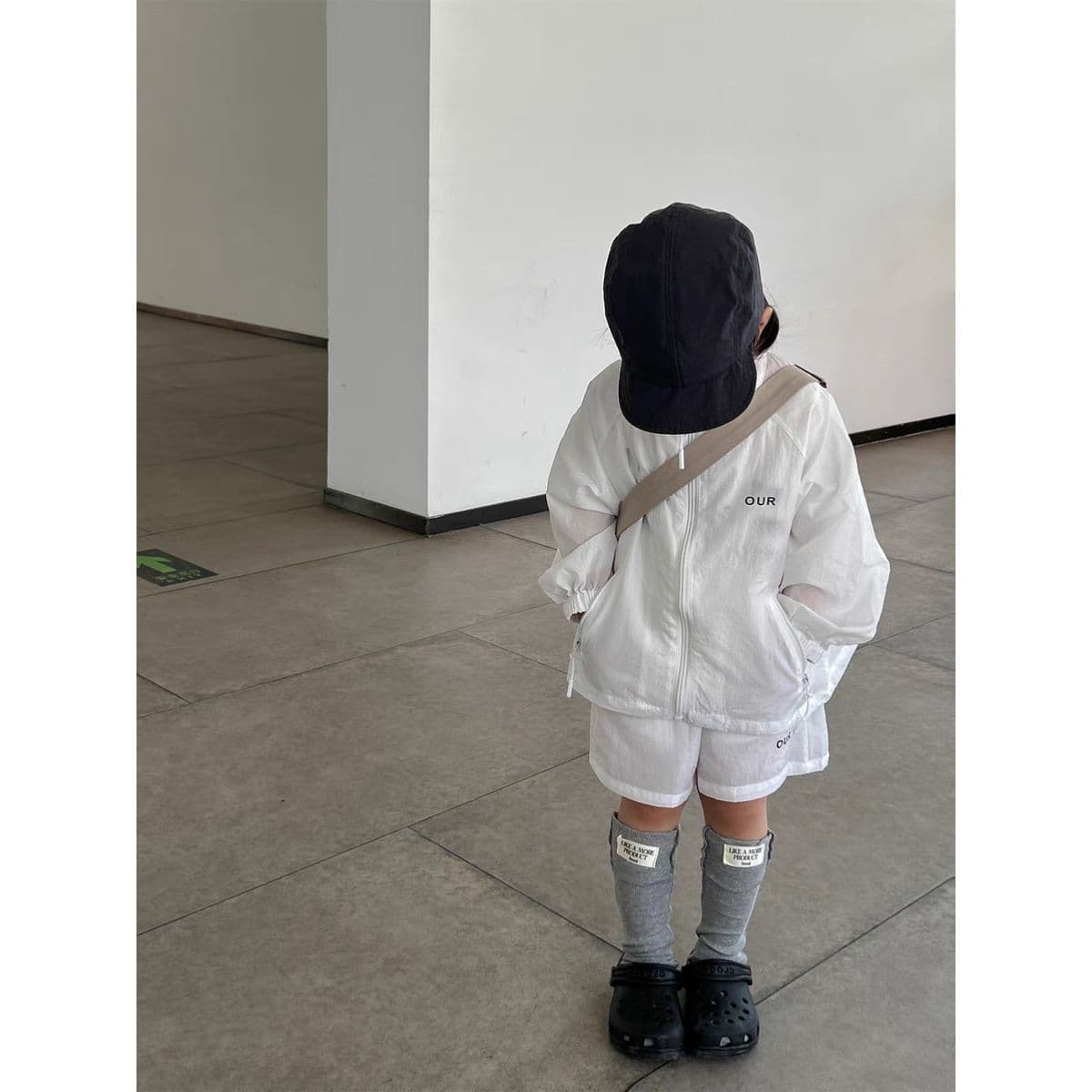 Children's summer lightweight sun-protective clothing set, 2024 new style, trendy two-piece outfit for boys, small and medium kids' summer outerwear.