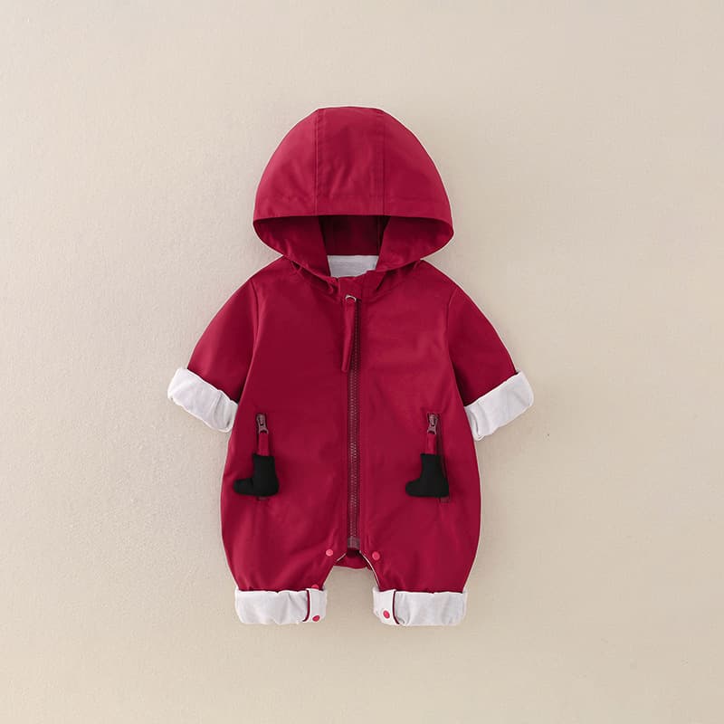 Baby autumn clothing, three-proof, super cute little feet, pinch-squeaking jacket, cute male and female baby's 100-day-old outing clothes