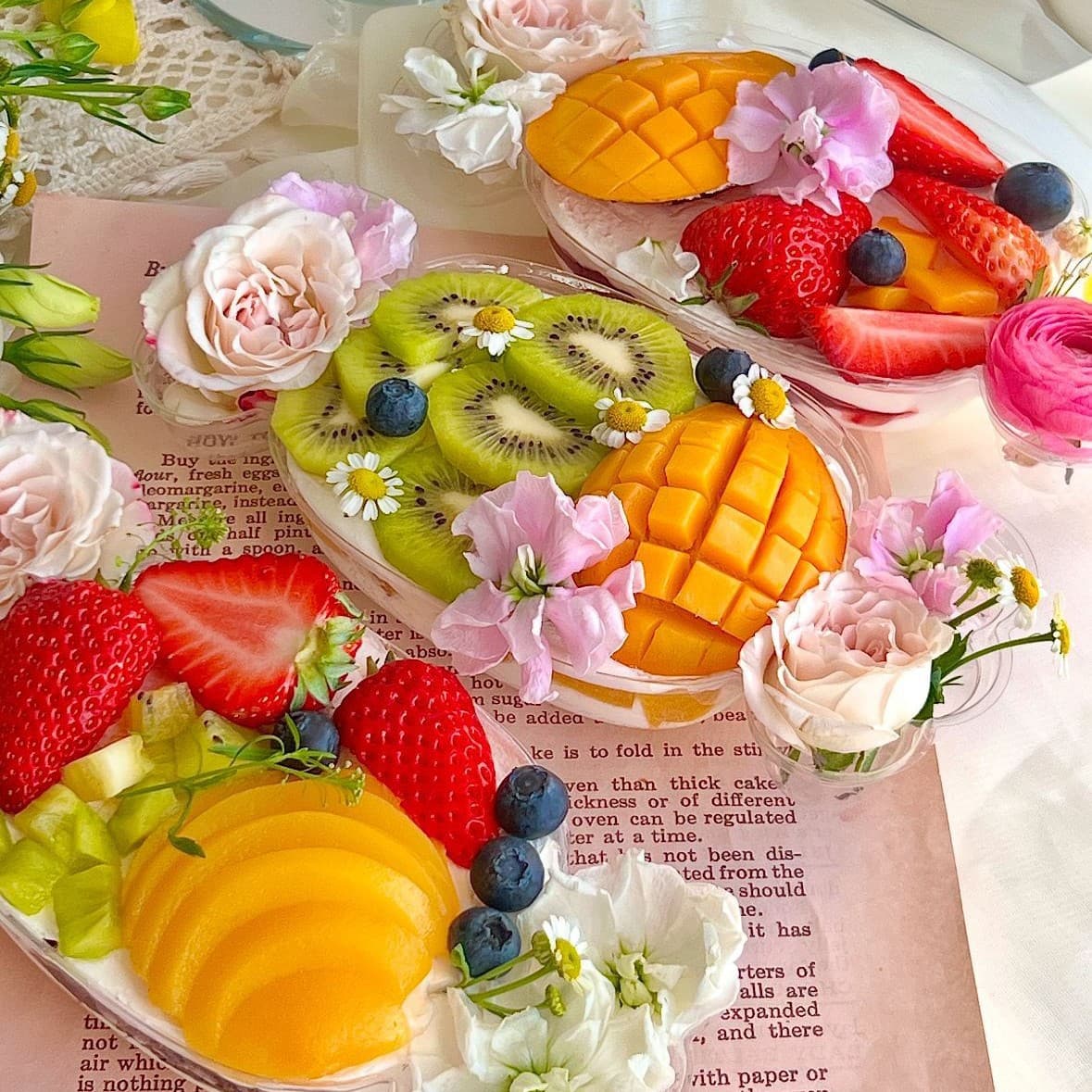 Fruit mousse dessert cake packaging box disposable candy shape ice cream strawberry cake packaging box