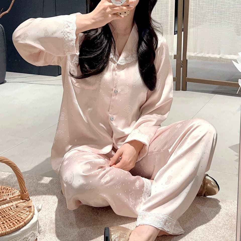 Ice Silk Cardigan Loungewear, Long Sleeve Jacquard Imitation Silk Set with Lace Trim, Wearable Outside New Women's Pajamas for Autumn and Winter