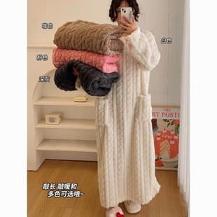 Walking Quilt, Coral Fleece Jacquard Long Loose Pocketed Home Robe Nightgown for Women, Winter Sleepwear