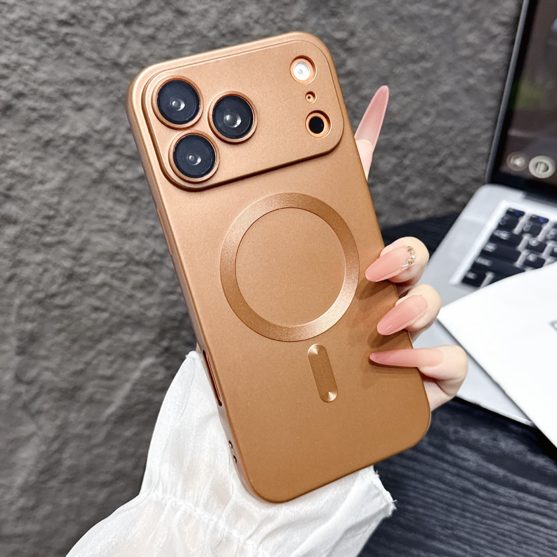 Compatible with iPhone 18 Pro Max Case Metallic Paint Magnetic Apple 17 Electroplated TPU Drop-proof Protective Cover 16