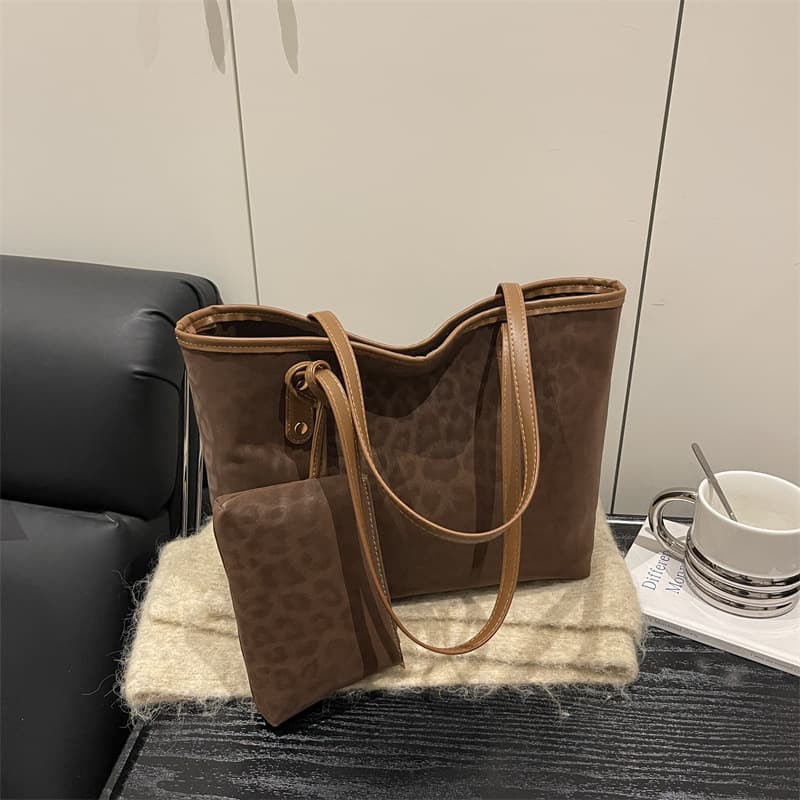 Trendy Leopard Print Handbag Tote for Women 2025 Fall New Large Capacity Shoulder Bag Premium Underarm Bag