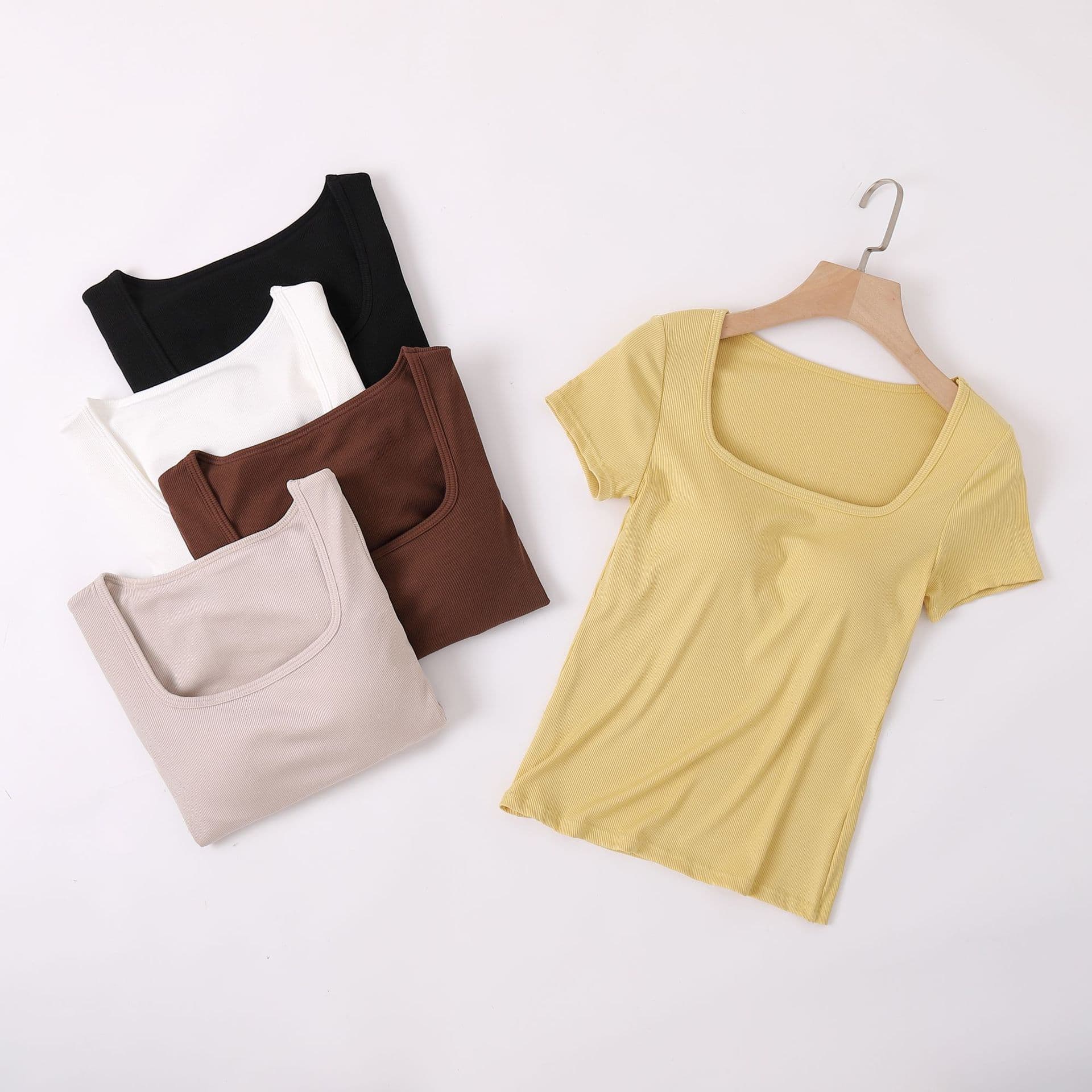 Long-sleeved bra with integrated breast pads, anti-exposure, wire-free cups, suitable as a base layer or outerwear T-shirt/underwear