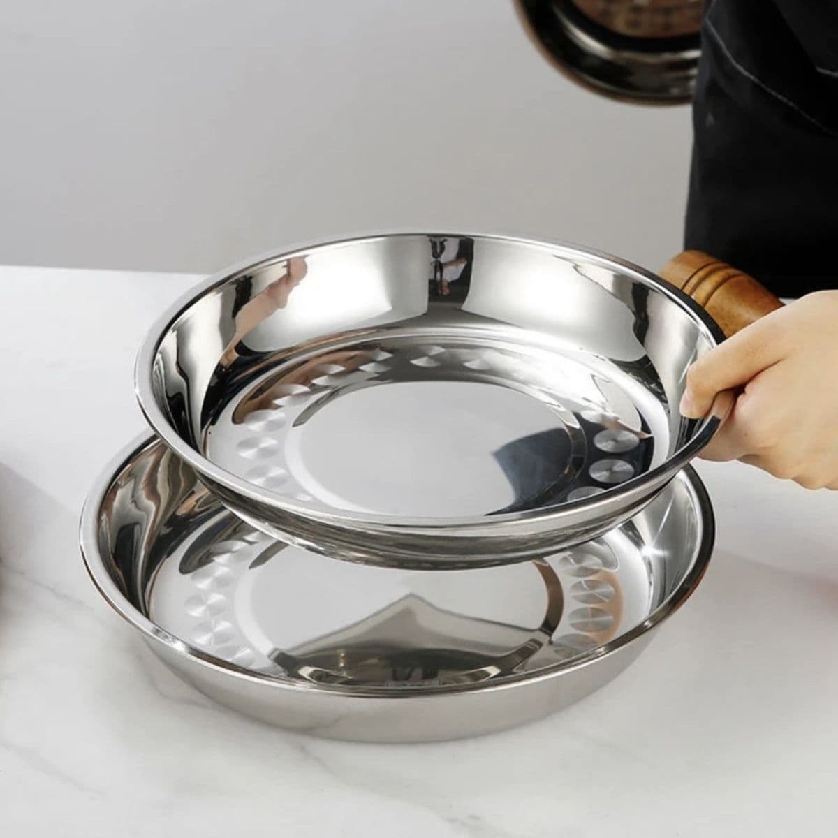 Stainless steel plate, round plate, dinner plate, household dish, barbecue plate, fruit plate, spit bone dish