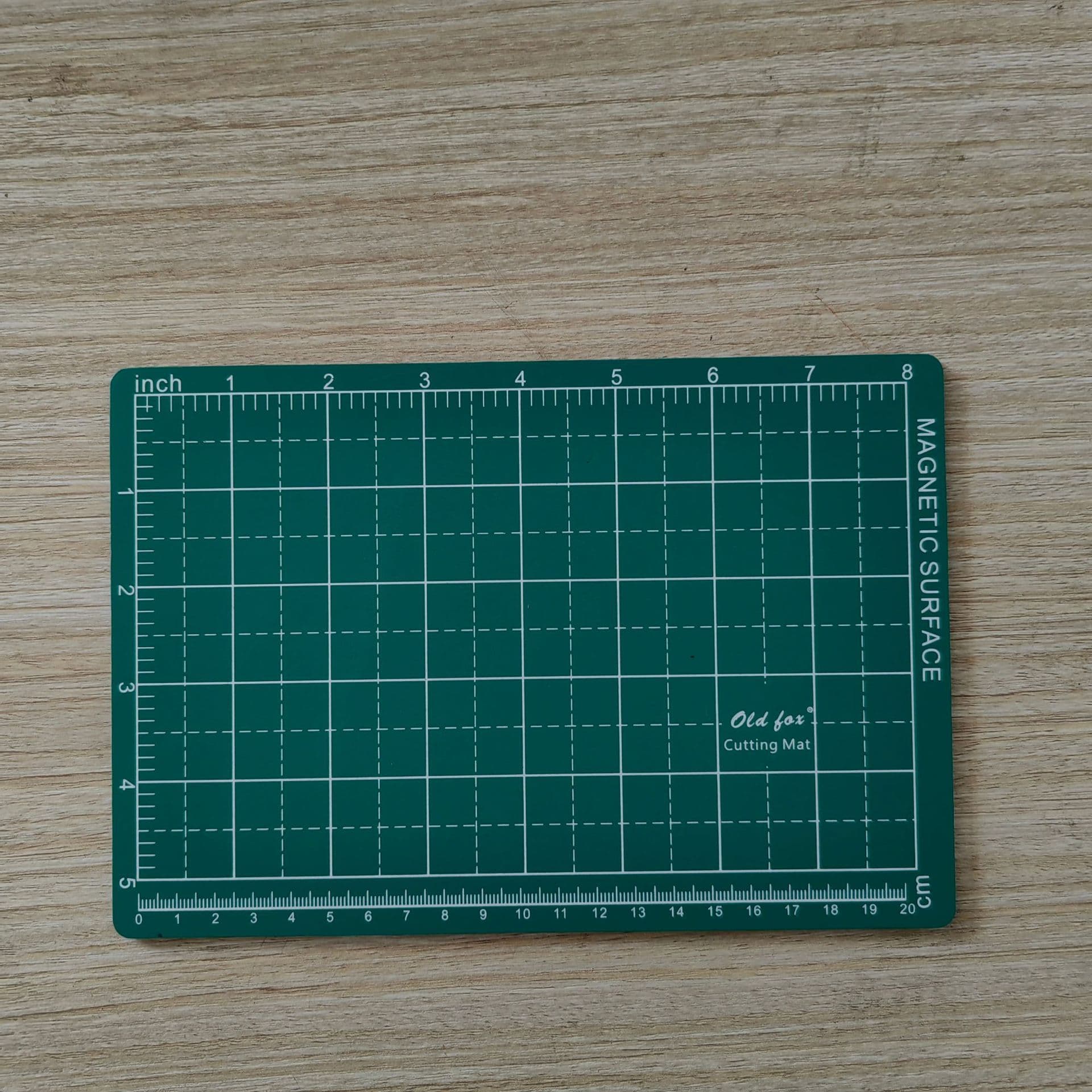 1 A5 Magnetic Cutting Mat, Green, Double-Sided Printing, Single-Sided Magnetic, Suitable for Crafts and Sewing