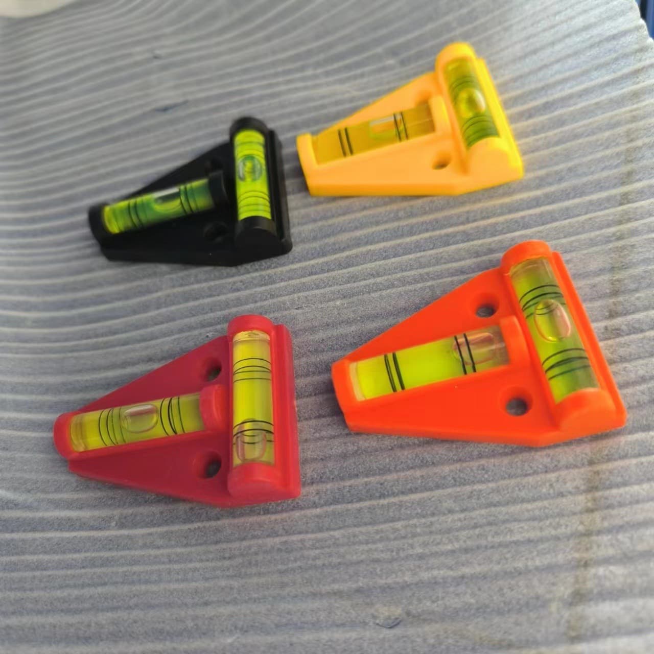 Red T-shaped level, small level bubble, mini level, level bubble, level instrument, balancing instrument