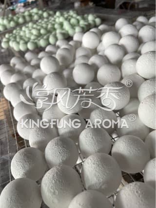 Moon Scented Stone with 345cm Diameter, Pure Round Shape in Multiple Colors, Customizable for Development, Processing, and Export by Chunfeng Aroma