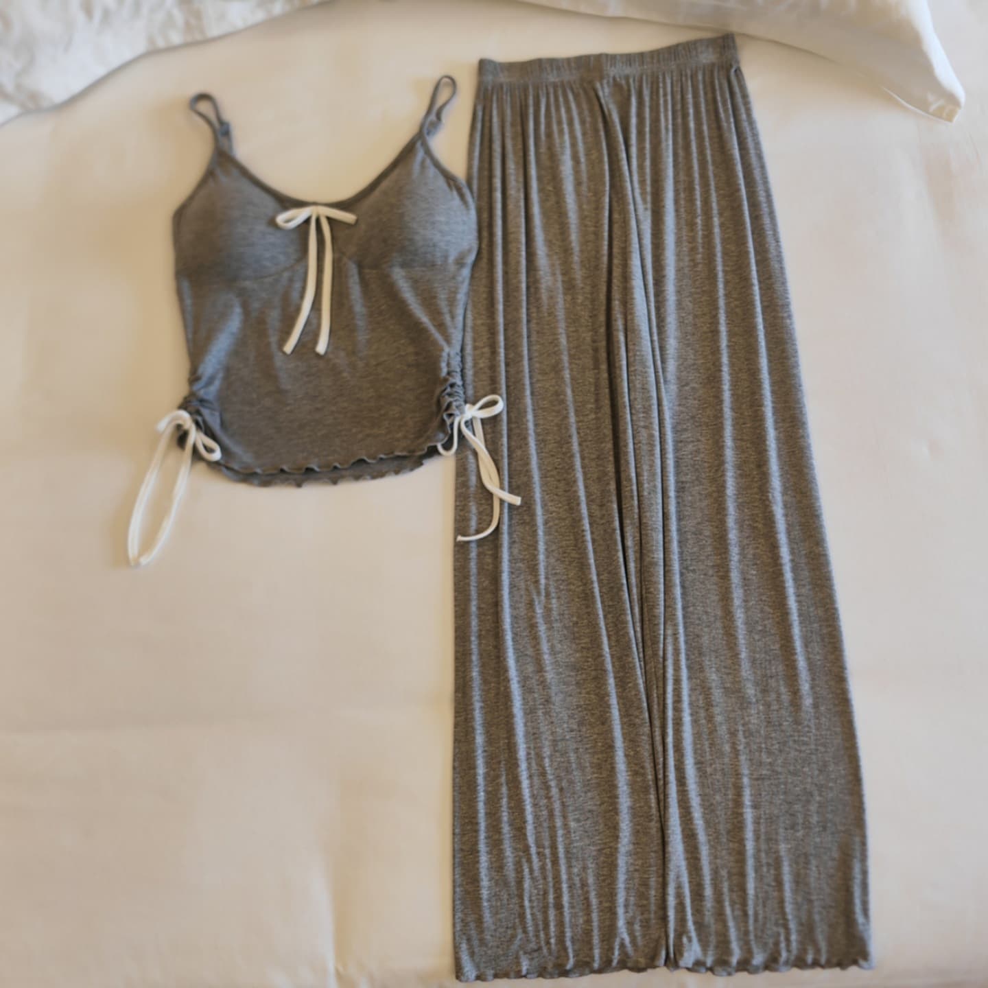 Women's Camisole Pajama Set for Spring/Summer - Modal Fabric, Sexy with Built-in Pads, Simple Casual Vest and Long Pants Loungewear Two-Piece Set