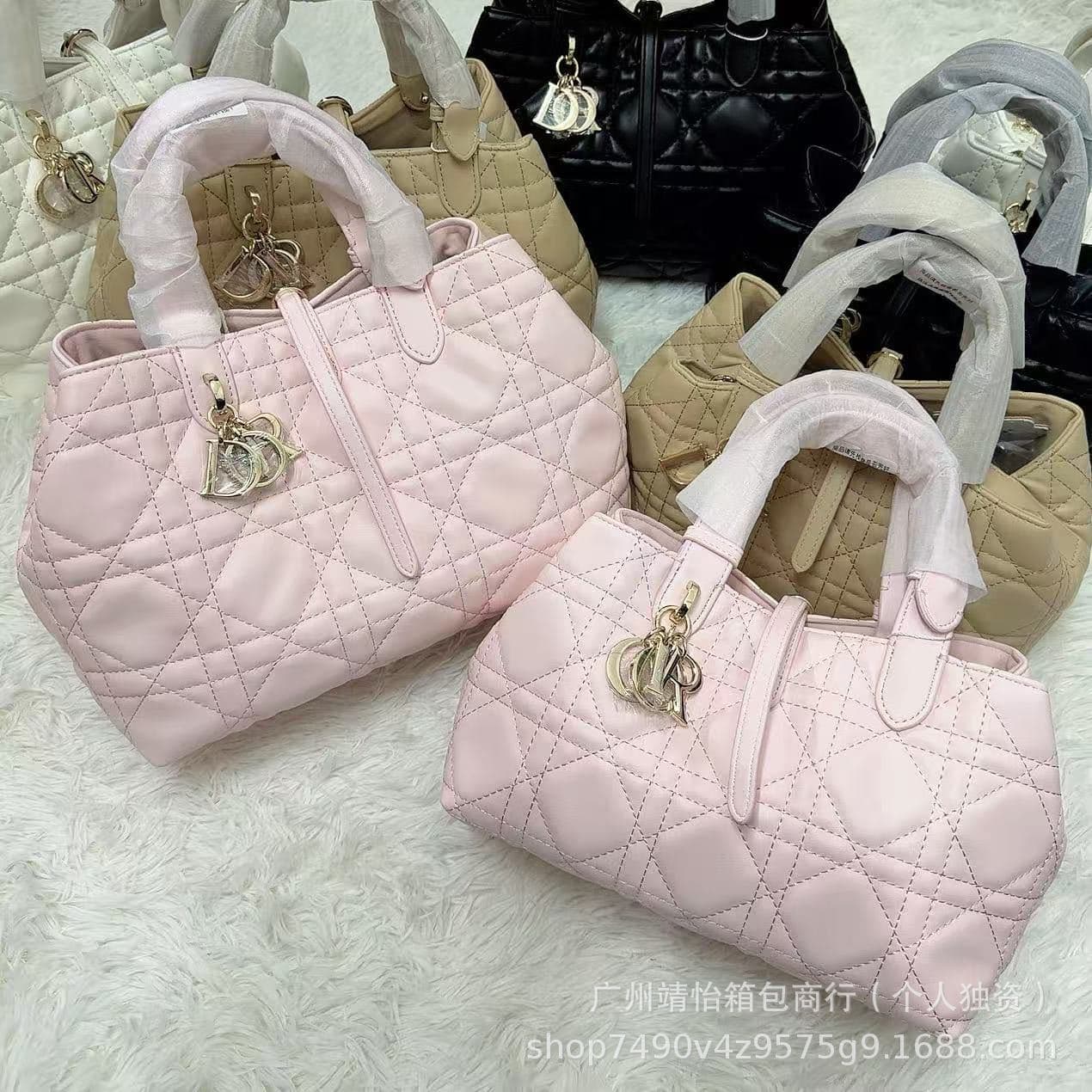 D-brand Tuojours Tote Bag Diamond Quilted Vertical Edition Medium Size Inner Liner Vertical Handbag Di-brand Native Bag for Women