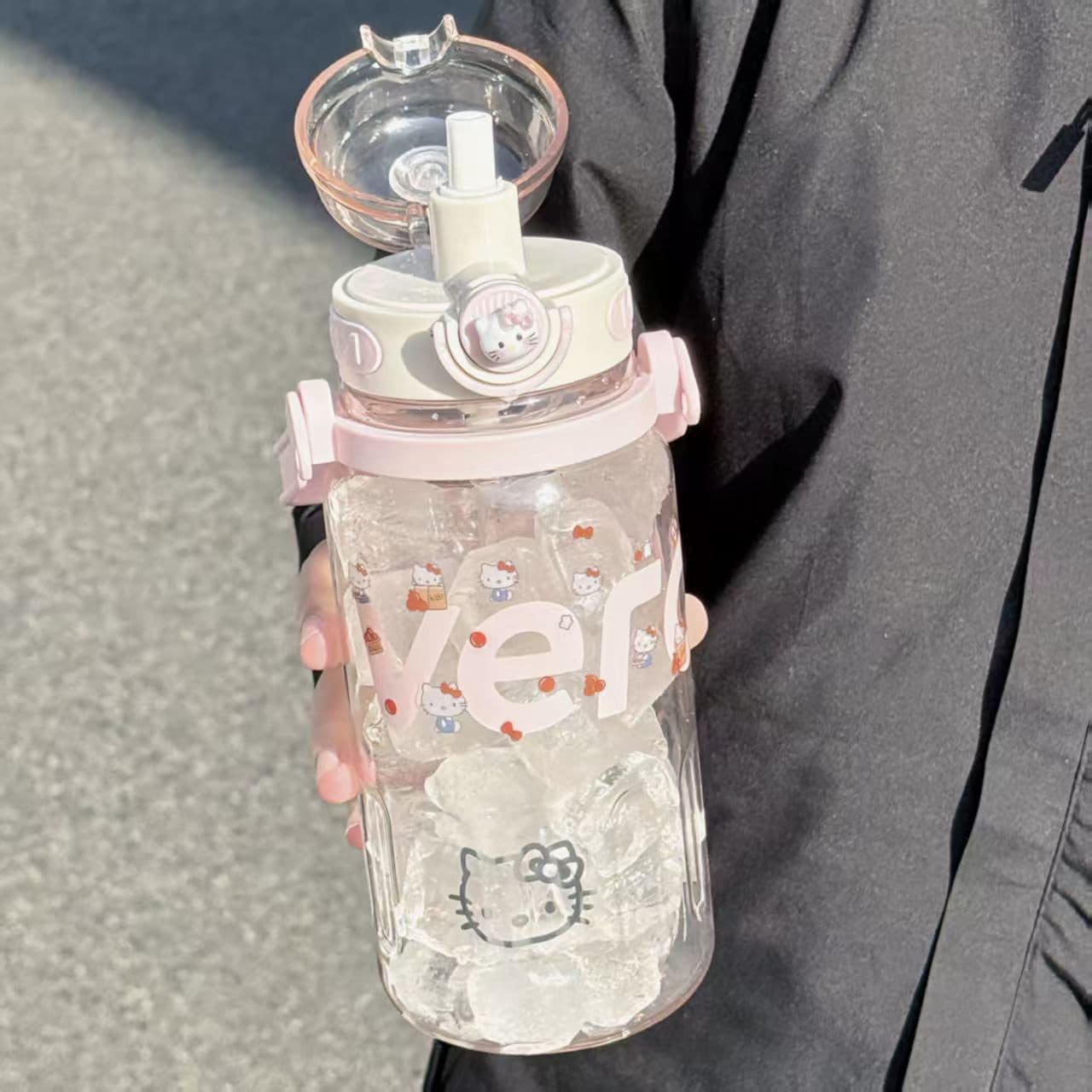 Water cup portable large capacity plastic cup for men and women going to school summer sports water bottle straw cup portable internet celebrity ins