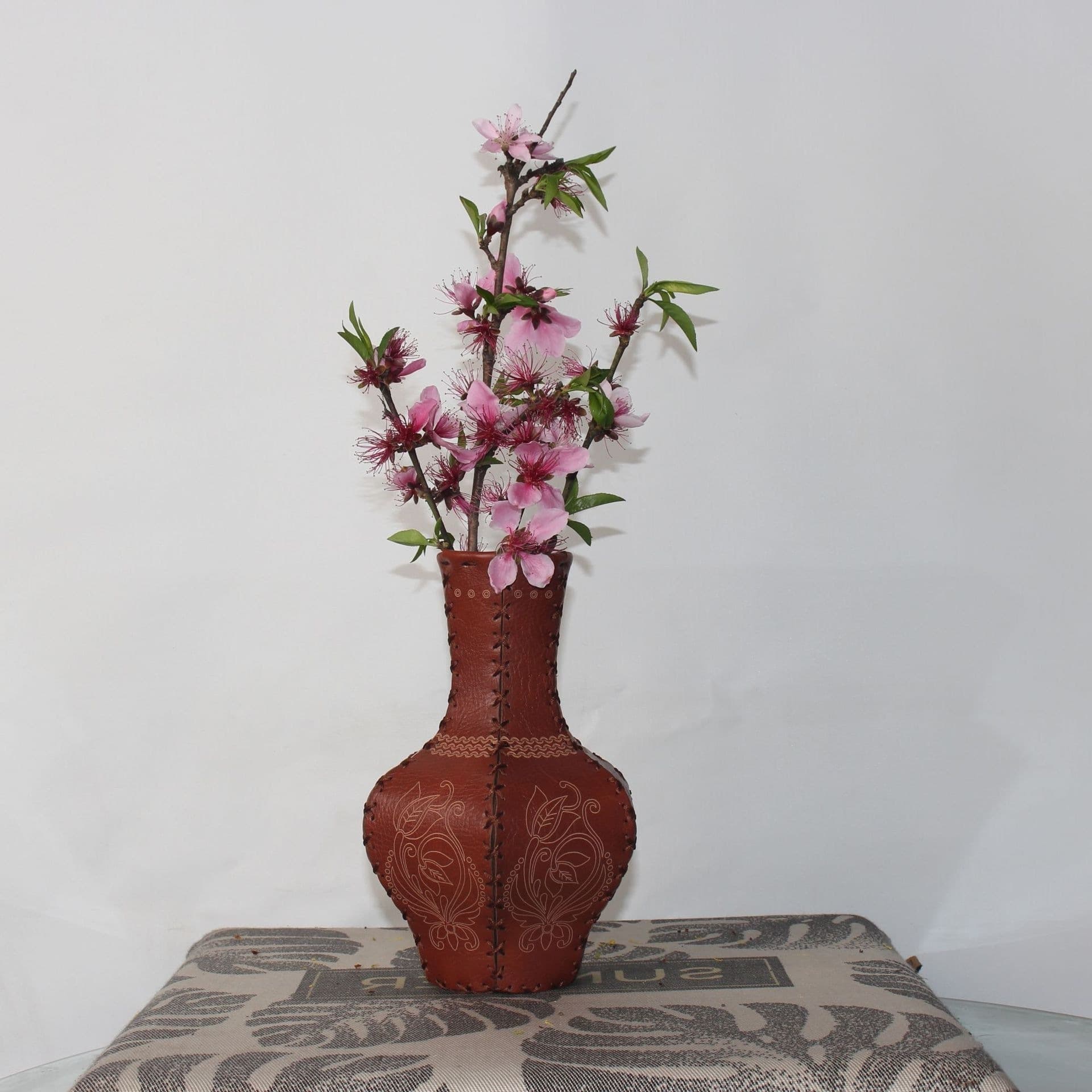 Cross-border foreign trade new style hand-sewn PU microfiber leather vase home decoration ornaments totem flower arrangement vase