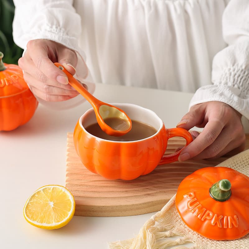 Christmas Eve Ceramic Pumpkin Apple Tomato Shaped Cup with Lid Spoon Mug Home Ceramic Mug