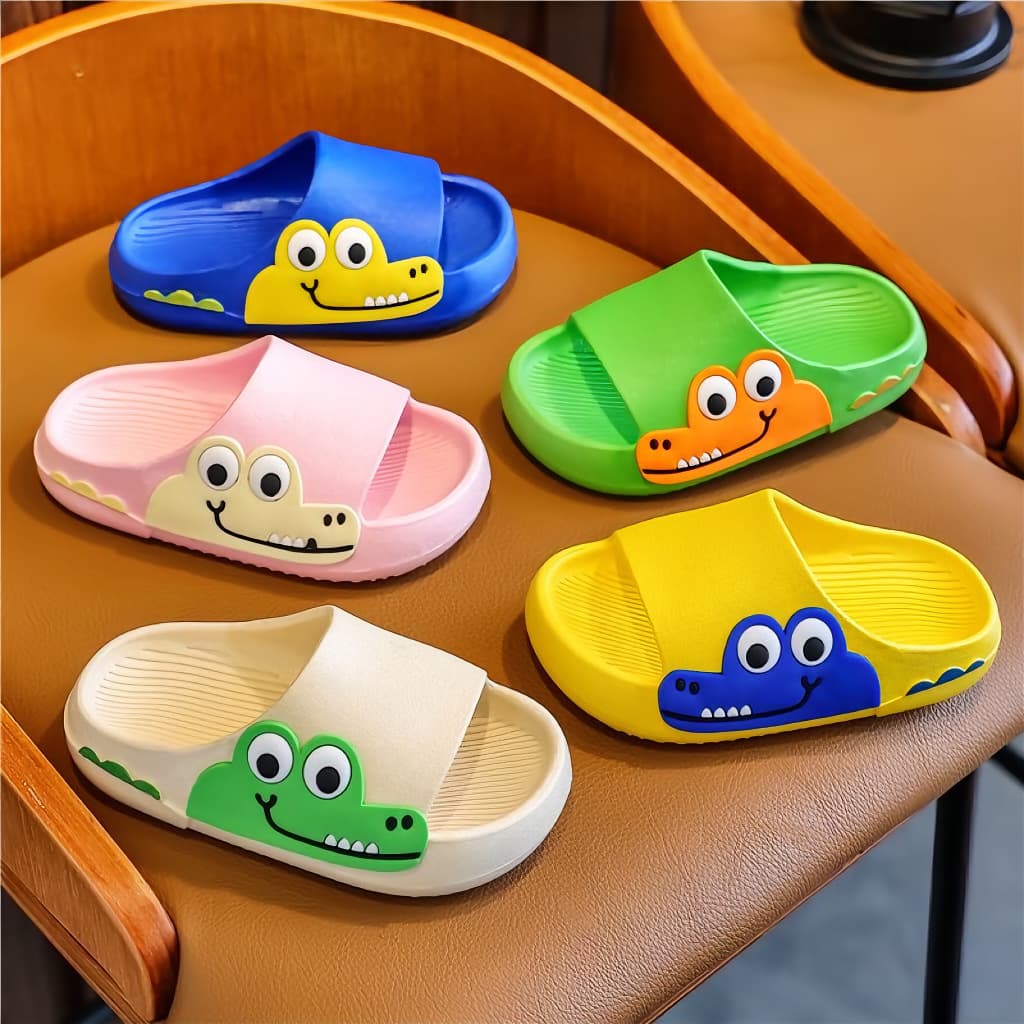 Children's Summer Indoor Outdoor Anti-Slip Wear-Resistant Clogs Cartoon Cute Slippers PVC Material Unisex Footwear for Kids