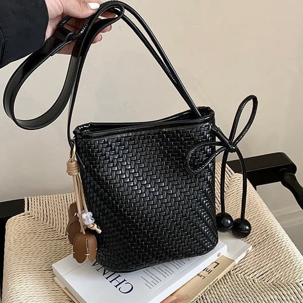 Cross-border Vintage Woven Texture Bucket Bag, Niche Fashion Shoulder Bag, Casual Commuter Versatile Crossbody Bag