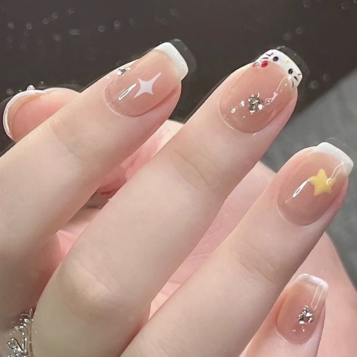 Wearable Nails Hello Kitty Removable Nail Stickers Finished Fake Nails Wearable Nails Xiaohongshu’s Popular Cat Eye Manicure