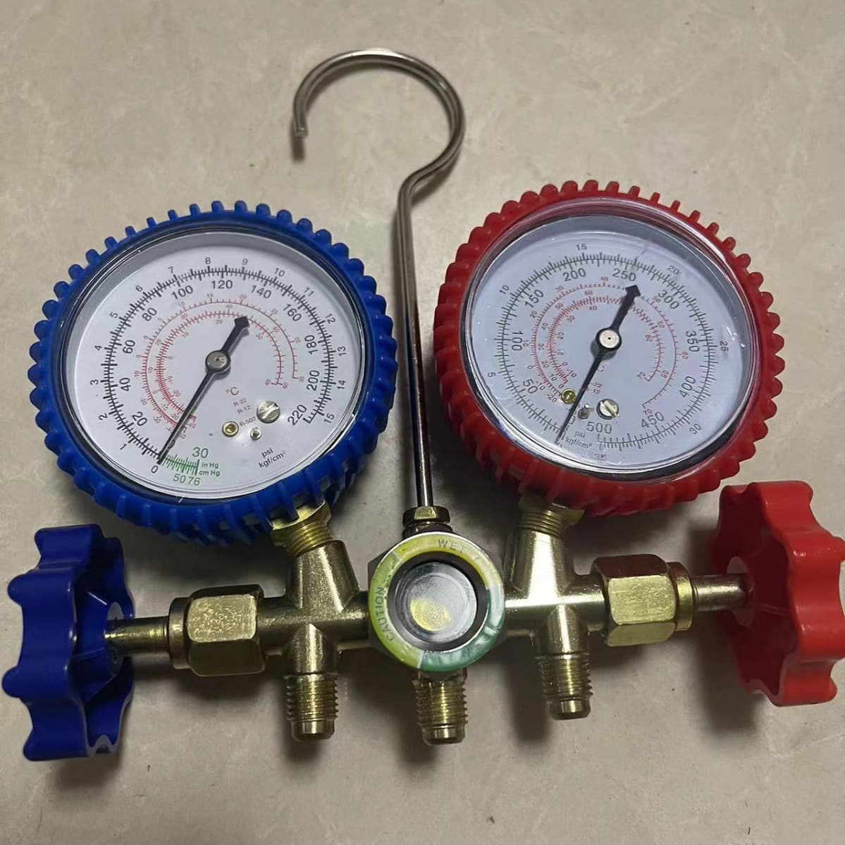Fluorine gauge 536 car air conditioning fluorine gauge valve dual gauge valve snow refrigerant pressure gauge, air conditioning wholesale.
