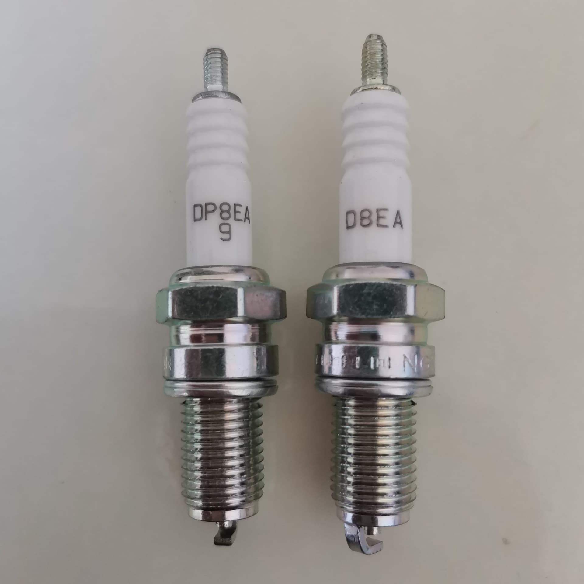 D8EA 2120 Spark Plug for 125 150 Motorcycle D8TC Spark Plug Factory Wholesale 250 Off-Road Vehicle Spark Plug
