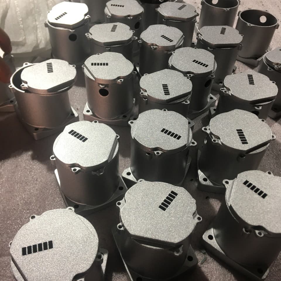 Ningbo aluminum alloy profile baking paint processing, Fenghua spray painting factory sandblasting.