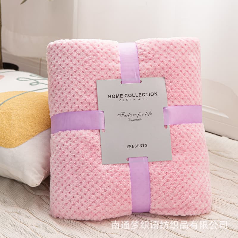Flannel Blanket Pineapple Grid Thick Cover Blanket Air Conditioning Blanket Children's Blanket Nap Blanket Pet Blanket Gift Blanket Wholesale